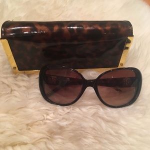 Authentic Tory Burch Sunglasses TY7086